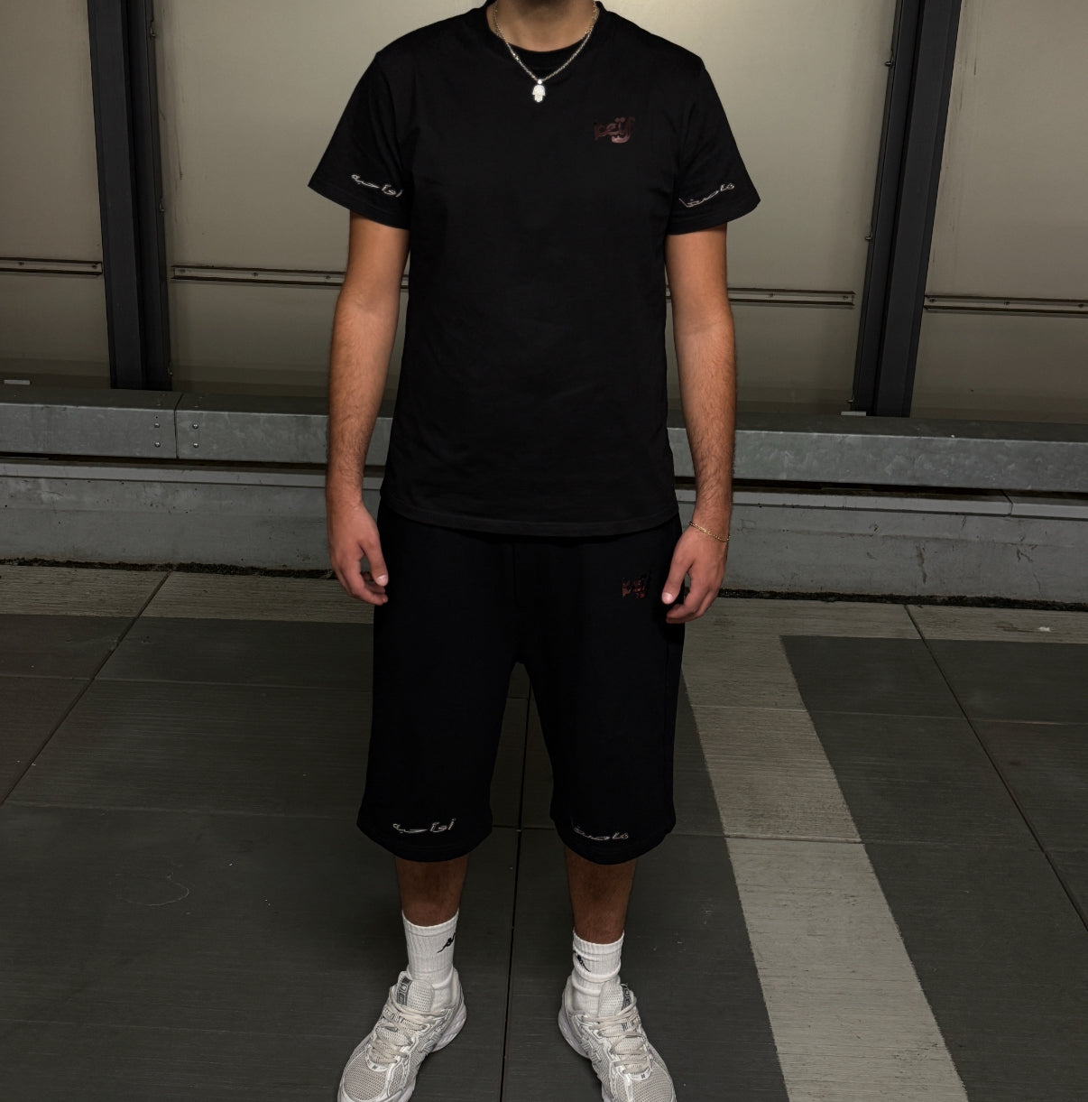 T-SHIRT BLACK REGULAR FIT